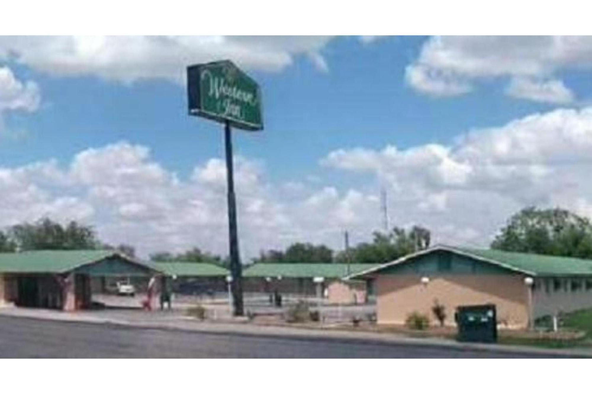 Western Inn Hamilton Extérieur photo