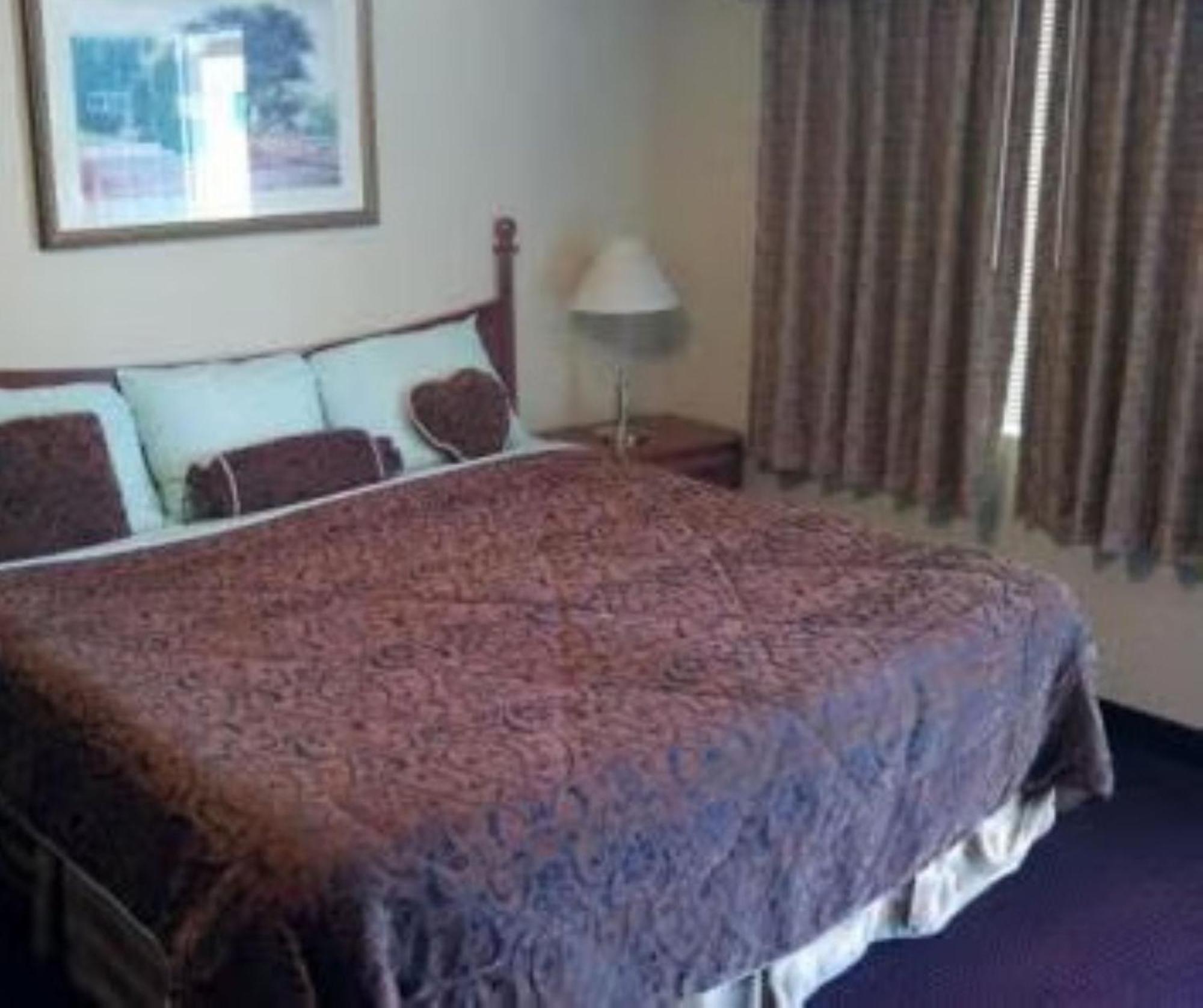 Western Inn Hamilton Extérieur photo